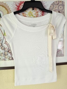 Express White Short Sleeve Tee Shirt With Satin Bow Tie XS